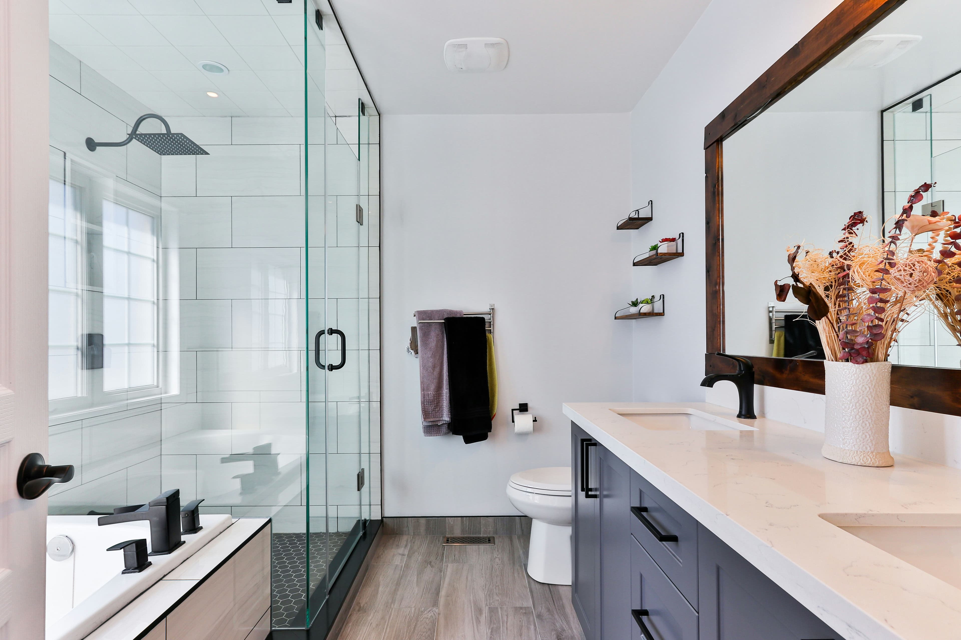 Airbnb-ready clean bathroom